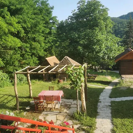 Etno Selo Dedovina Gornji Milanovac