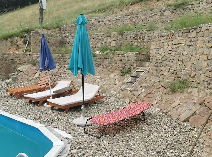 Etno Selo Dedovina * גורני מילנובץ