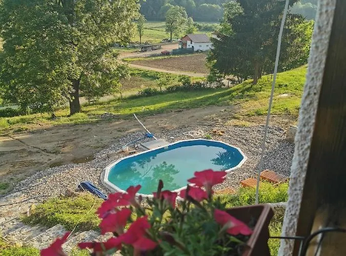 Etno Selo Dedovina בית נופש