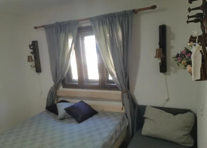 Etno Selo Dedovina בית נופש גורני מילנובץ